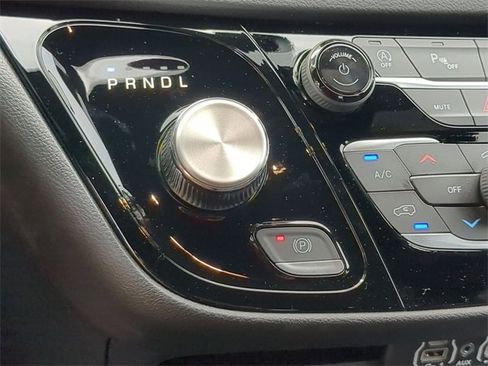 New 2025 Chrysler Voyager LX image 36