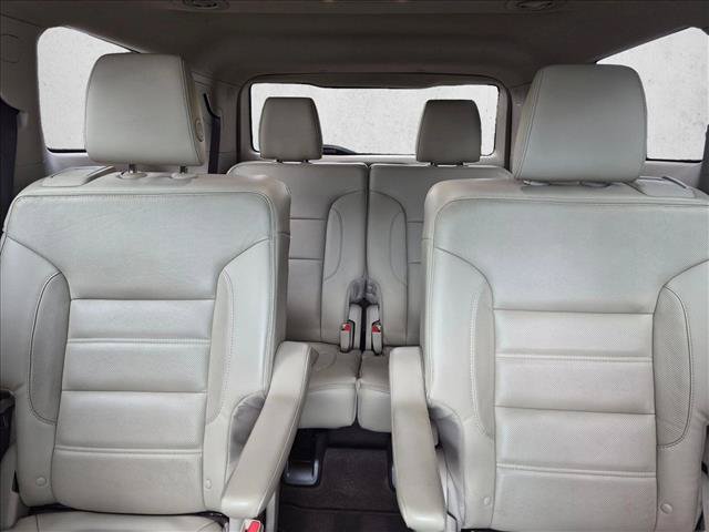 Used 2017 GMC Acadia Denali w/ Technology Package FWD image 13