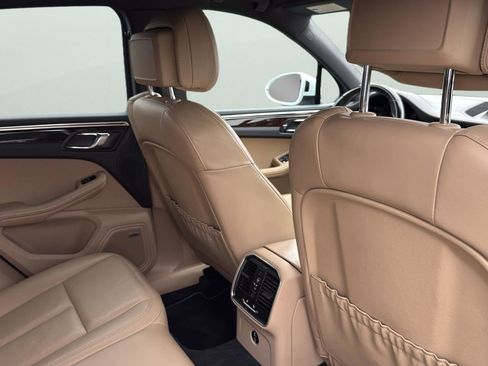 Used 2020 Porsche Macan AWD/4WD image 10