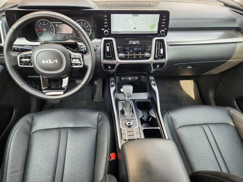 Used 2022 Kia Sorento S w/ Panoramic Sunroof Package FWD image 11