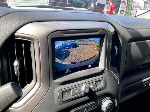 Used 2020 Chevrolet Silverado 2500 Custom w/ Custom Value Package image 21