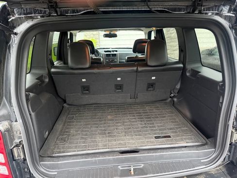 Used 2012 Jeep Liberty Sport AWD/4WD image 3