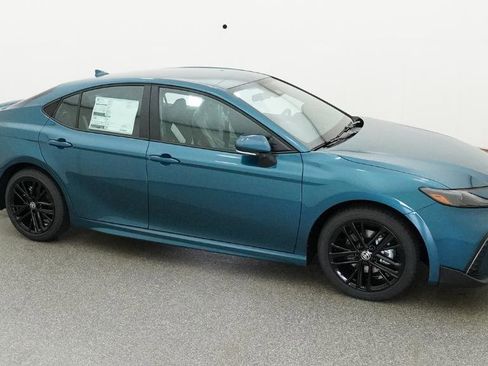 New 2026 Toyota Camry SE image 15