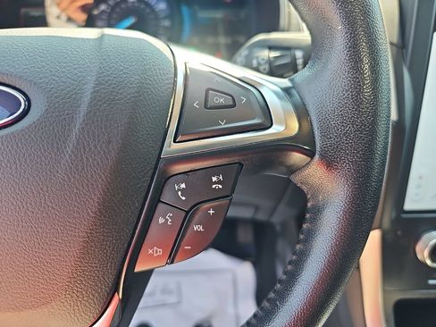 Used 2024 Ford Edge SEL AWD/4WD image 18