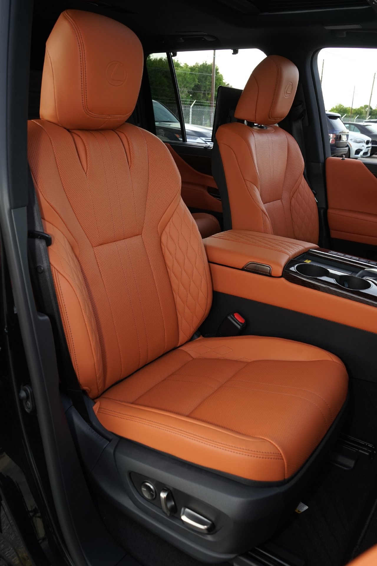 Used 2026 Lexus LX 700h Ultra Luxury AWD/4WD image 9