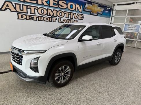Used 2026 Chevrolet Equinox LT w/ Convenience Package II AWD/4WD image 1