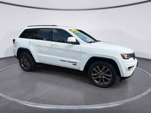 Used 2016 Jeep Grand Cherokee Limited 75th Anniversary AWD/4WD image 5