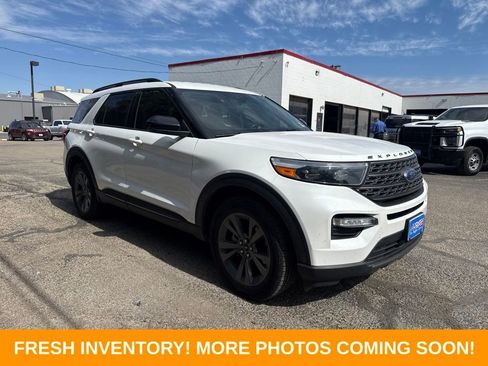 Used 2022 Ford Explorer XLT w/ Equipment Group 202A AWD/4WD image 1