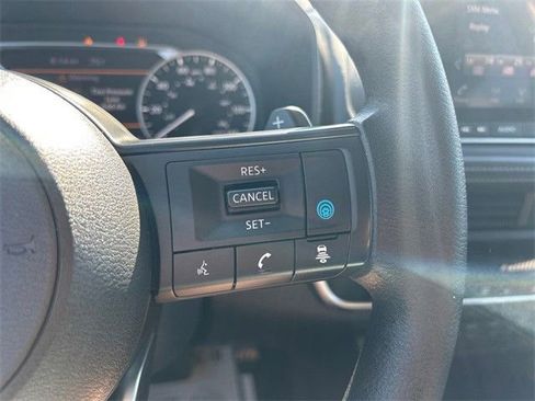 Used 2024 Nissan Rogue SV image 24