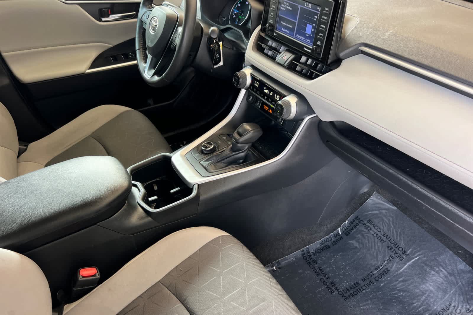 Used 2022 Toyota RAV4 XLE w/ XLE Grade Weather Package AWD/4WD image 17