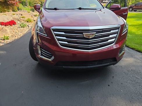 Used 2018 Cadillac XT5 Luxury w/ Driver Awareness Package FWD image 2