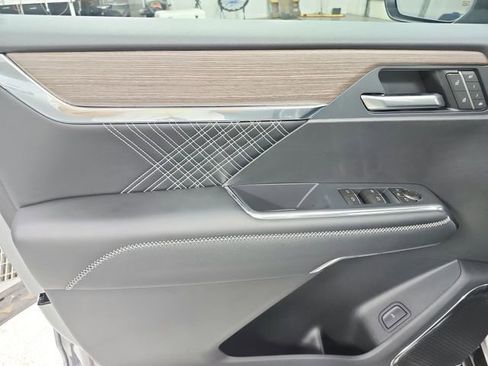 New 2026 GMC Acadia Denali w/ Super Cruise Package FWD image 39