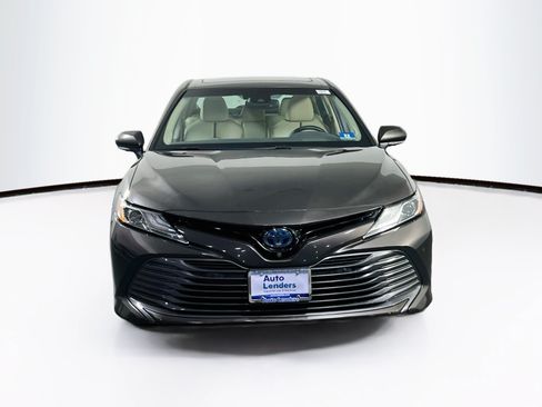 Used 2018 Toyota Camry XLE w/ Audio Package FWD image 2