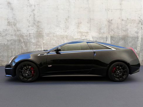 Used 2015 Cadillac CTS V image 9