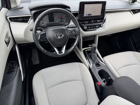 Certified 2023 Toyota Corolla Cross LE image 33