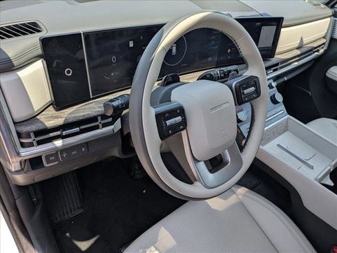 Used 2025 Hyundai Santa Fe Calligraphy AWD/4WD image 10