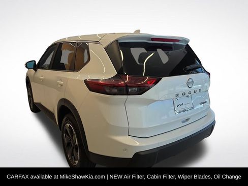 Used 2024 Nissan Rogue SV AWD/4WD image 4