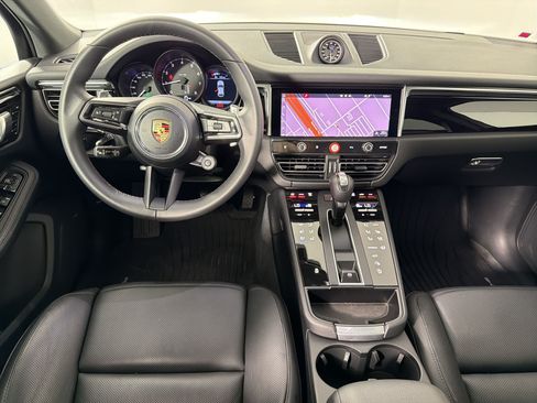 Certified 2026 Porsche Macan AWD/4WD image 27