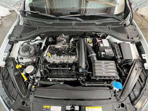 Certified 2020 Volkswagen Jetta SE image 31