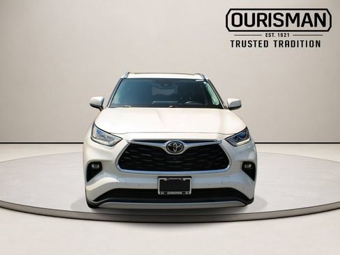 Used 2021 Toyota Highlander Platinum AWD/4WD image 4