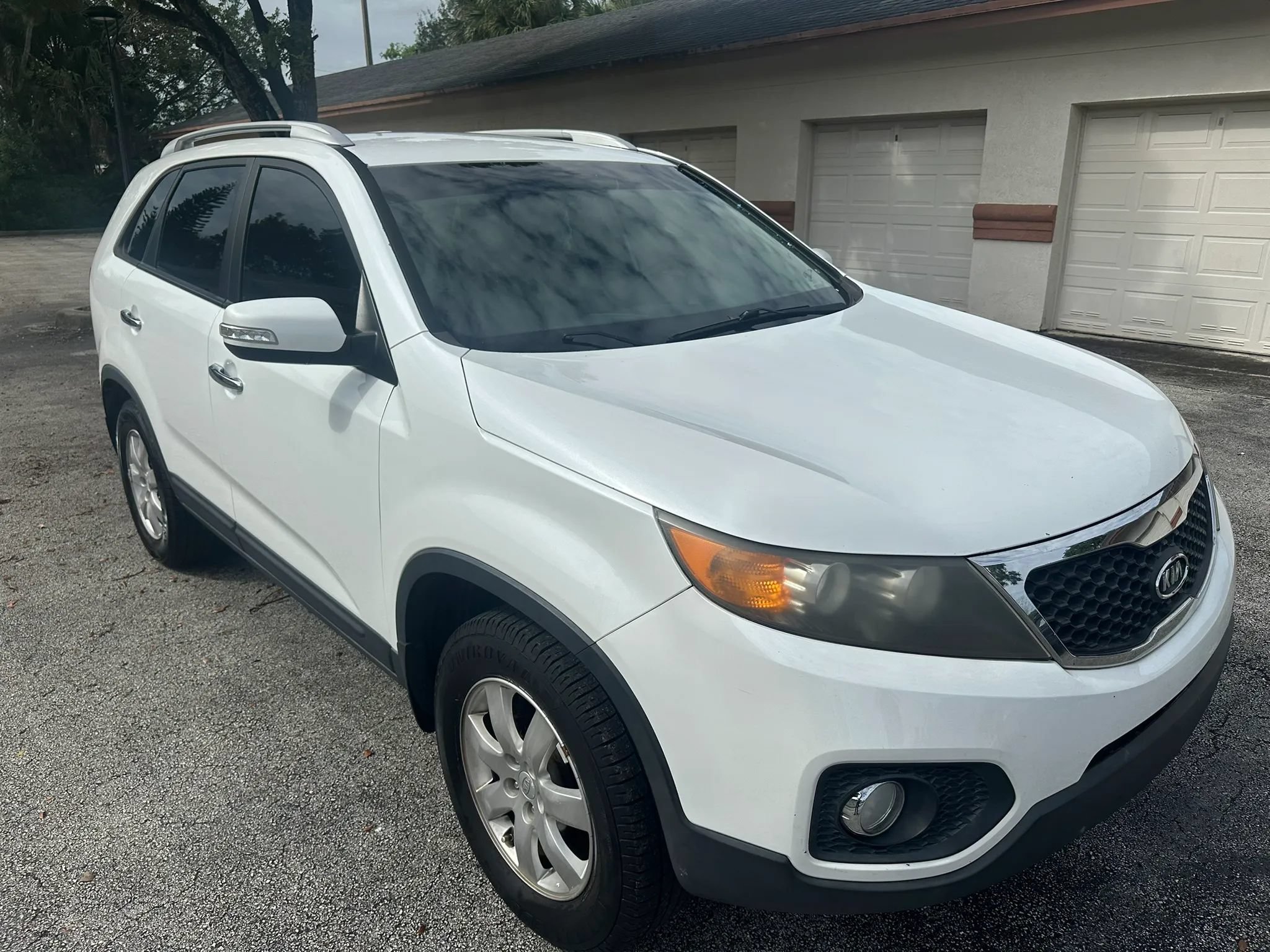 Used 2011 Kia Sorento 2WD w/ Convenience Pkg image 3
