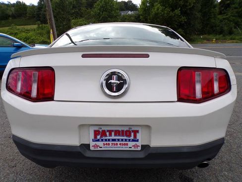 Used 2010 Ford Mustang Coupe RWD image 7