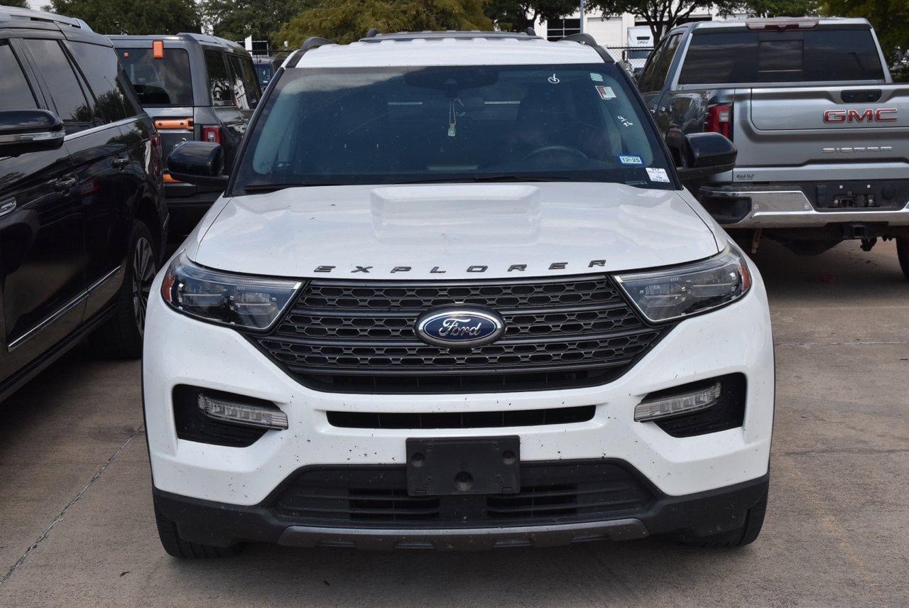 Used 2022 Ford Explorer XLT w/ Equipment Group 202A RWD image 3