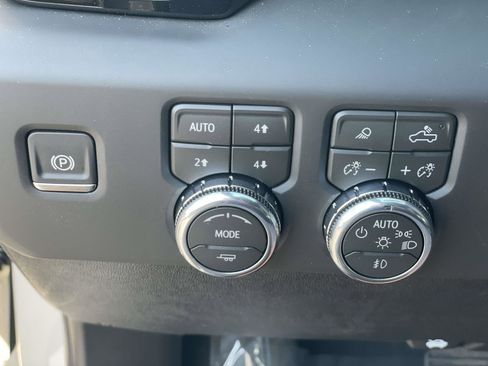 New 2026 GMC Sierra 2500 AT4 w/ AT4 Premium Plus Package image 18