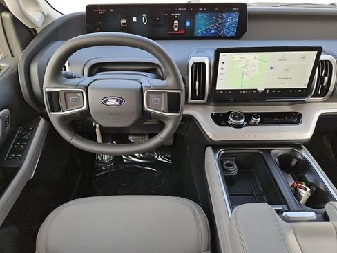 New 2026 Ford Expedition Active image 4
