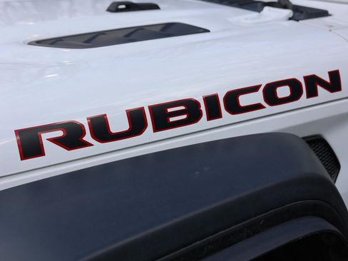 Used 2021 Jeep Wrangler Unlimited Rubicon w/ Xtreme Recon 35" Tire Package image 9