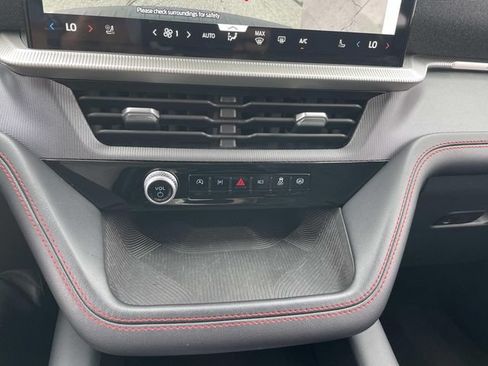 Used 2025 Ford Explorer ST-Line AWD/4WD image 26