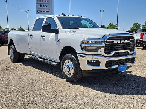 New 2026 RAM 3500 Tradesman AWD/4WD image 4