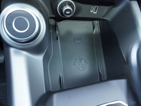 Used 2024 Alfa Romeo Tonale Ti image 13