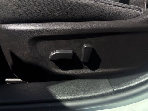 Used 2025 Nissan Altima 2.5 SV FWD image 22