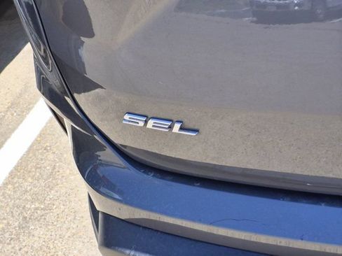 Used 2024 Ford Edge SEL AWD/4WD image 9