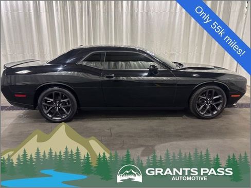 Used 2019 Dodge Challenger SXT w/ Blacktop Package image 2