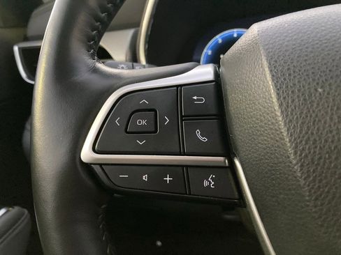 Used 2024 Toyota Highlander Platinum image 16