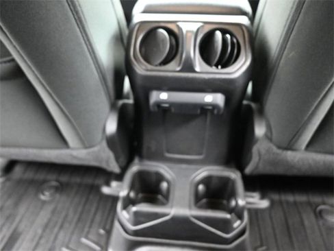 Used 2020 Jeep Wrangler Unlimited Sport S image 29