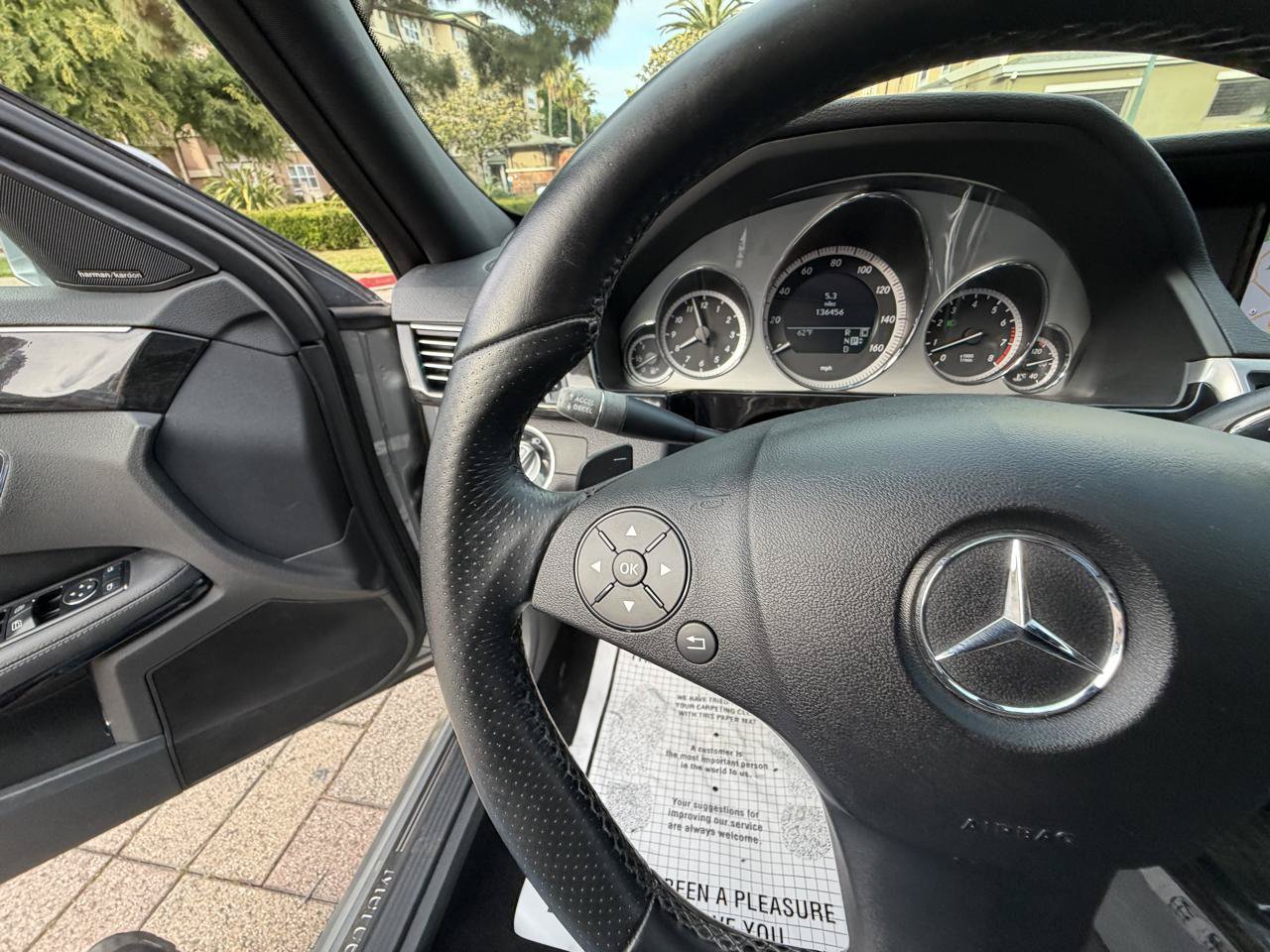 Used 2010 Mercedes-Benz E 550 Sedan image 58
