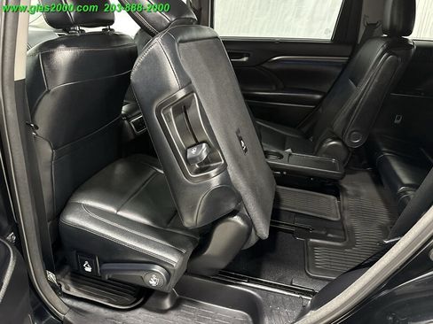 Used 2018 Toyota Highlander Limited image 27