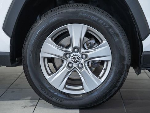 Used 2025 Toyota RAV4 XLE AWD/4WD image 14