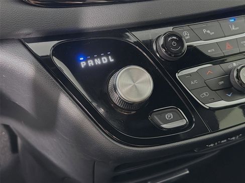 Used 2025 Chrysler Pacifica Select FWD image 22