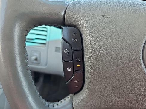 Used 2011 Buick Lucerne CXL FWD image 14