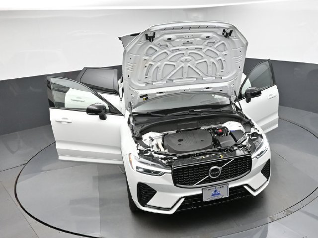 Used 2024 Volvo XC60 B5 Ultimate w/ Protection Package Premier AWD/4WD image 50