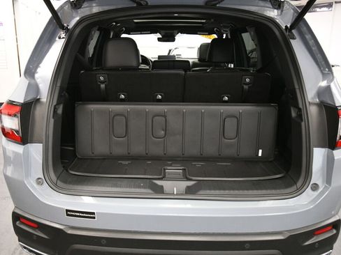 Used 2025 Honda Pilot Black Edition image 25