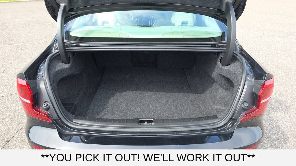 Used 2023 Volvo S60 B5 Plus FWD image 9