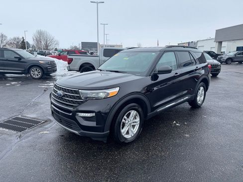 Certified 2023 Ford Explorer XLT w/ Equipment Group 202A image 7