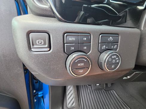 Used 2023 Chevrolet Silverado 1500 RST w/ Z71 Off-Road Package AWD/4WD image 21