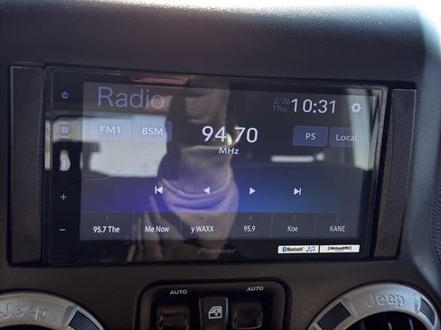 Used 2017 Jeep Wrangler Unlimited Sport image 17