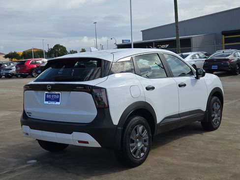 Used 2025 Nissan Kicks S FWD image 3